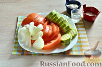 Маринованная закуска из кабачка, помидора и лука